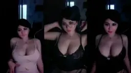 Feriosa Dewi Godain Pascol Dengan Rayuan Seksi