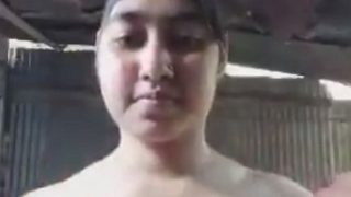 Gadis Lokal India Montok Dengan Dada Besar Yang Menggoda