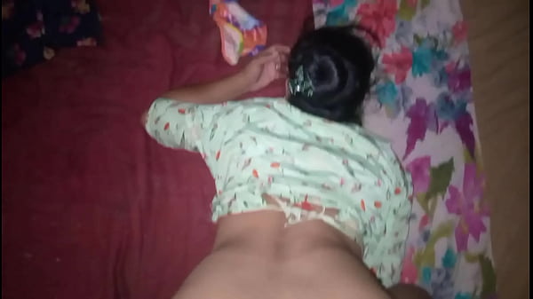Desi Cewek Lagi Digoyang Pelukan Panas.
