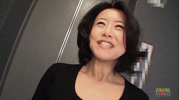 Ibu-ibu Asia Montok Siap Mainin Semua Mainan Seks Di Memek Basahnya Yang Menggiurkan
