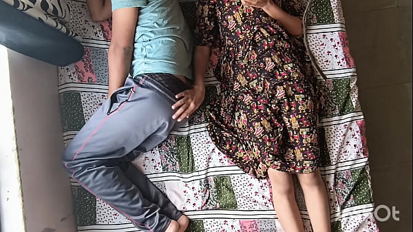 Desi Bhabhi Shivani Ngintip Kontol Devar Yang Lagi Tidur, Langsung Naik Dan Nunggangin Ala Amazon.