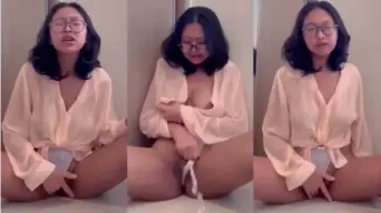 Nindi Si Kacamata Mancur Deras Kayak Air Kencing Sapi.