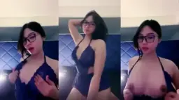 Tonton Julia Lea Pamer Mulus Tanpa Coklat, Bikin Nagih