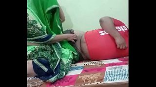 Desi Pasutri India Lagi Ngewe Panas Di Kamar, Crot Dimana-mana