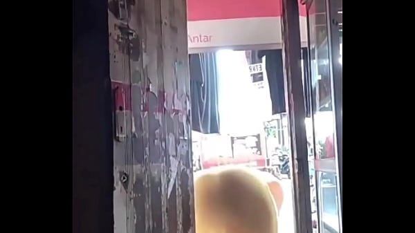 Bokep Indo, Udah Gak Sabaran Jemur Baju, Malah Diajak Ngentot