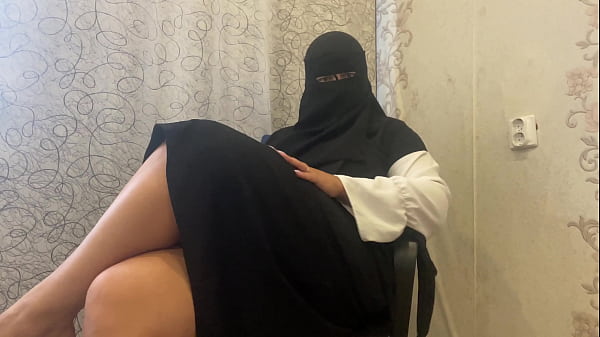 Hijab Arab Mama Tiri Lagi Mainin Diri Sendiri Saking Nafsunya.