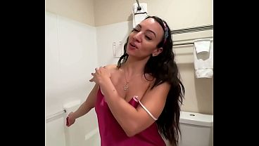 Mandi Arab Sama Sasha Coli Coli Di Kamar Mandi