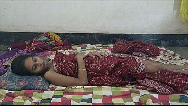Desi Bhabhi Digauli Padosi Ke Land Ke Zor Se Chud Gayi
