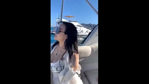 Gái Tàu, Nhìn Như Kiểu Bán Dâm Vậy.