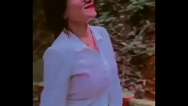 Desi Cewek Babita, Paha Mulus Siap Digoyang, Bibir Merah Siap Digigit.
