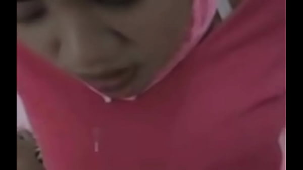 Hijab Dicopot, Muka Merah, Nafas Berat Sambil Meremas.