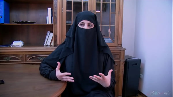 Kesepakatan Abad Ini Ditutup Dengan Ciuman Dan Jilbab Arab Nakal Dari Lilimissarab