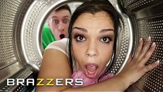 Brazzers – Mampet Situasi Liar, Berujung Nge-seks Sampai Njerit Bareng Bintang-bintang Terpanas