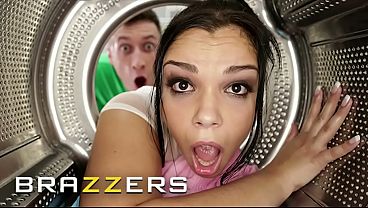 Brazzers – Mampet Situasi Liar, Berujung Nge-seks Sampai Njerit Bareng Bintang-bintang Terpanas