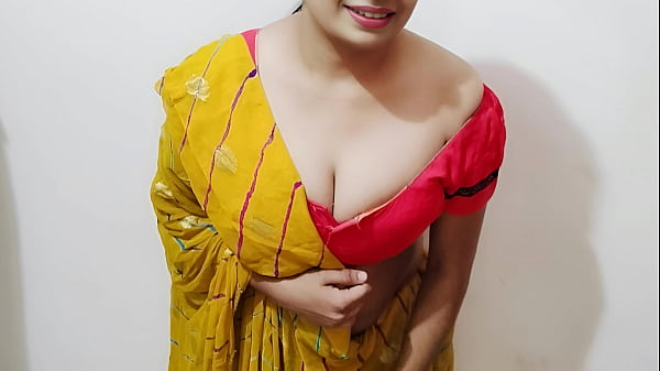भाभी ने देवर को हिलाते पकड़ा, फिर अपनी चूत में लंबा लंड लेकर चुदवाया (हिंदी आवाज़)