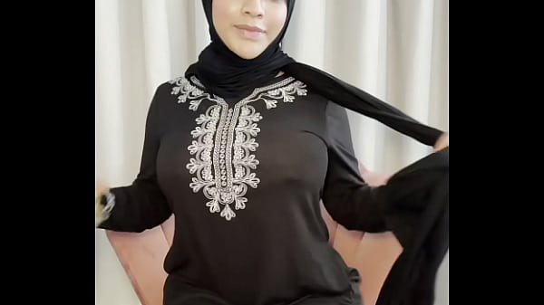 Bulan Puasa, Si Arab Nakal Mainin Dildo Di Kamar—yasmina Khan Basah Kuyup