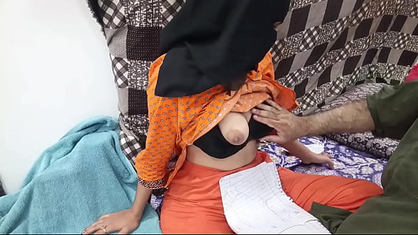 Cewek Pelajar Pakistan Pake Hijab Digebuk Guru Lesnya Sampe Meringis