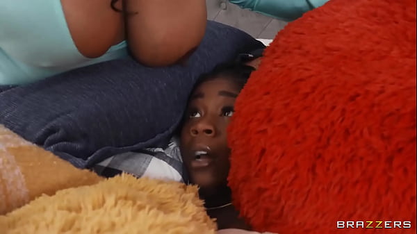 Ngentotin Bantal, Si Humpette Pengen Threesome / Brazzers / Download Full Di Https://zzfull.com/haz