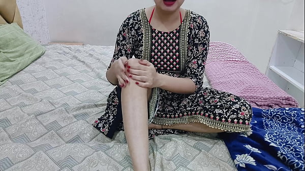 Malam Itu, Kakak Tiriku Sendirian Di Kamar, Aku Pun Masuk Dan Mulai Meraba-raba Tubuh Dan Memijat Bagian Sensitifku Di Depannya.