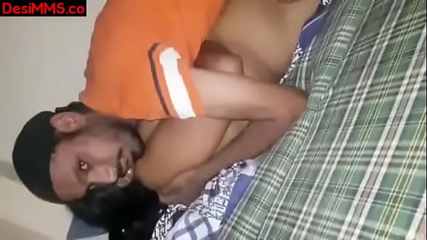 Bhindi Aur Bistar Pe Meri Desi Bhabhi Ka Ras Bhara Khel