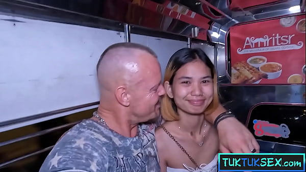 Gadis Kecil Thailand Digetok Di Pattaya, Naik Tuk Tuk Buat Main Basah-basah.