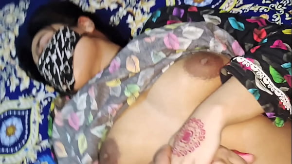 Ibu Tiriku Ngajarin Aku Soal Seks, Omongan Kotor Hindi, Erangan Liar, Ngentot Gila.