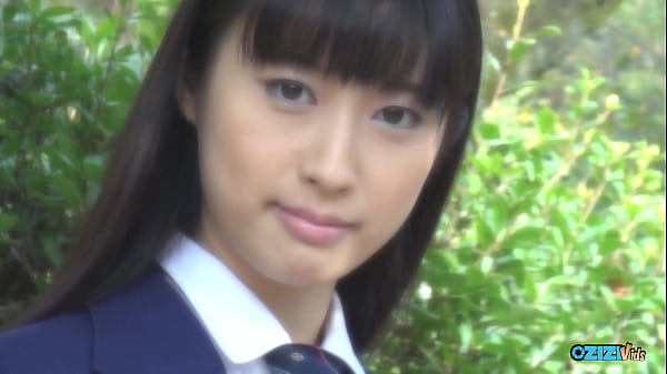 Gadis Asia Imut Biarin Dijilat Memeknya Di Ruang Ganti Sebelum Ngewein Dia.
