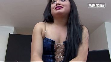 Gondrongan Pantat Tebal Cewek Latin Bungkuk Pake Rok Mini… Dia Gak Bisa Berhenti Meremasnya