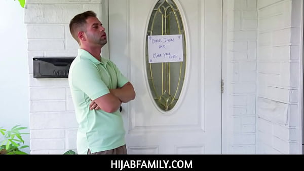 Ngentot Hijabfamily – Bini Arab Mulus Analnya Dipegangin Sampe Muncrat!