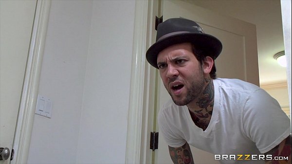 Brazzers – Alexis Fawx – Mama Montok Banget, Tete Gede Bikin Ngiler