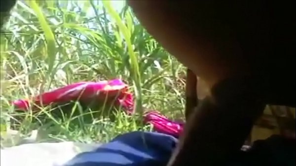 Desi Cewek Muda Digebrak Keras Di Tengah Hutan
