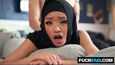 Hijabi Diajakin Ke Budaya Amerika, Jade Kimiko & Parker Ambrose Makin Panas