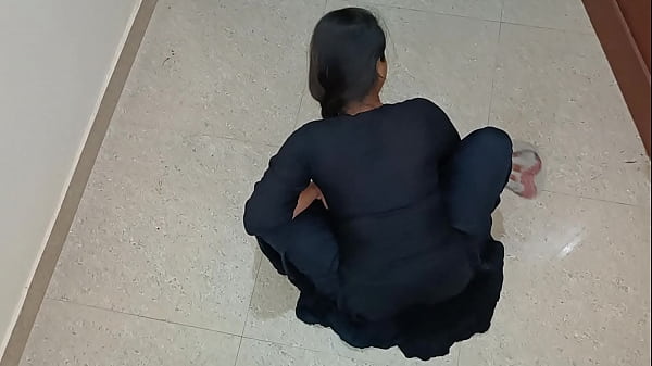 Bokep Pembantu Desi India Digenjot Majikan Kamar, Suara Hindi Jelas Bikin Makin Panas.