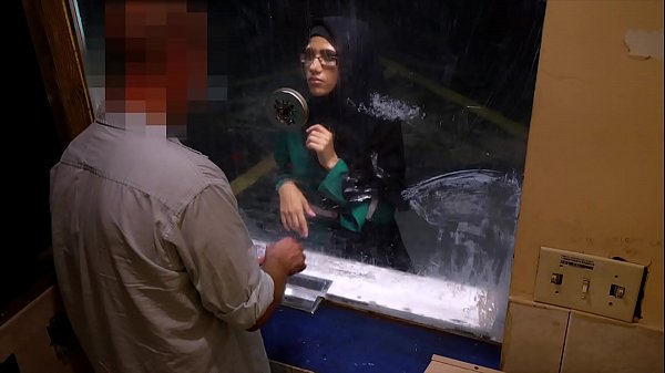 Arab Malu Besar – Cewek Arab Nekat Ngentot Demi Duit Di Motel Kumuh