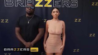 Braser – Violet Myers Pamer Lubang Pantat Ke Paparazi