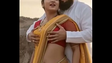 Desi Bhabhi Saree Me Daba Ke Chodne Ka Maza