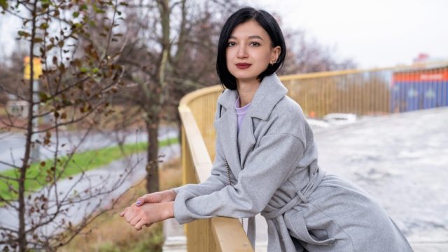 Agent Publik – Si Rusia Kecil Yang Pendiam Tapi Nakal Di Balik Layar