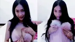 Awcece Sekarang Live Di Bling2, Ngejilat Uting Basah, Bikin Makin Tegang.