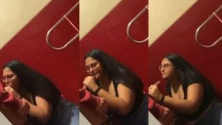 Gadis Montok Kasih Blowjob Di Luar Bioskop, Bikin Tegang Makin Panas.