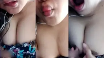 Godain Cewek Montok Tobrut Goyang-goyang Di Ometv, Bikin Makin Tegang.