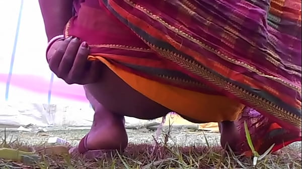 Desi Bulu Ketek Tebel, Memek Basah Kencing Sembarangan