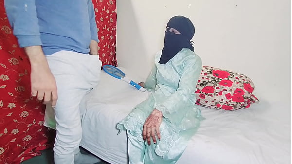 Ngentot Memek Tembem Cewek India Montok Sambil Ngomong Jorok Bahasa Hindi, Kontol Gede Masukin Pantat Gede Sampe Meraung.