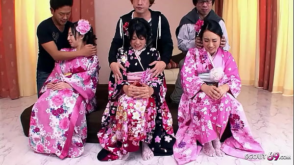 Pesta Seks Jepang Langka Dengan Tiga Abg Jav Imut Yang Bulu Memeknya Lebat