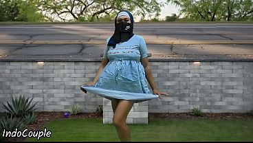 Hijab Pelajar Jogging Di Tempat Umum, Ngewe Demi Duit