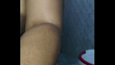 Desi Ibu Tiri Lagi Mandi, Mms Kamera Sembunyi, Bini Beneran Sange.