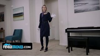 Tebal Blonde Kakak Tiri Allie Nicole Dikocok Sampai Penuh Oleh Adik Tiri Yang Horny