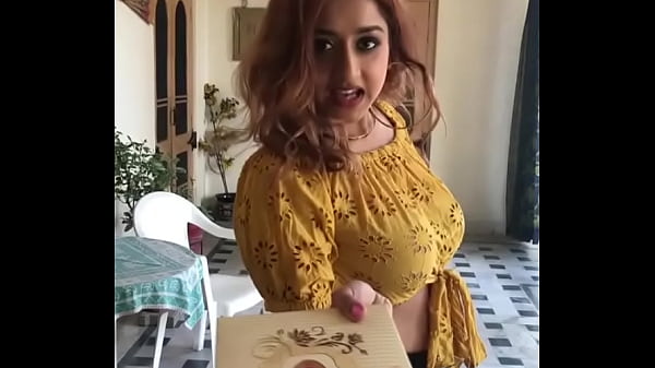 Braless Desi Cewek, Goyangannya Bikin Crot
