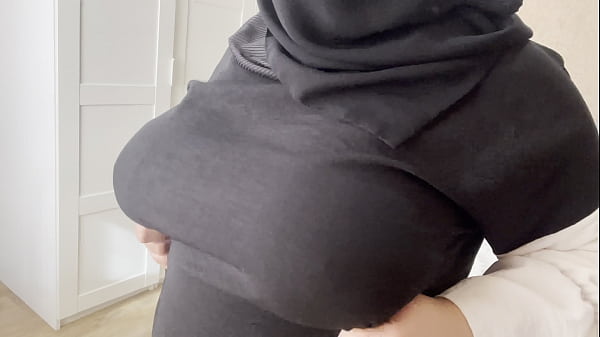 Teman Istri Arab Pamer Tetek Montok