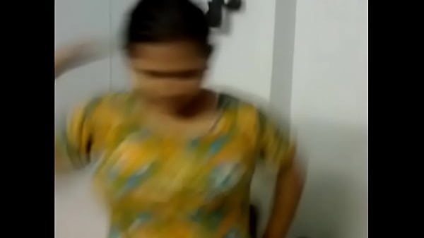Desi Cewek Imut Abis Mandi, Basah-basah Bikin Pengen Gigit