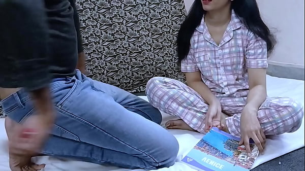 Bokep Keluarga India: Mami Dan Anak Tiri Digilir Telanjang Bulat Di Kamar